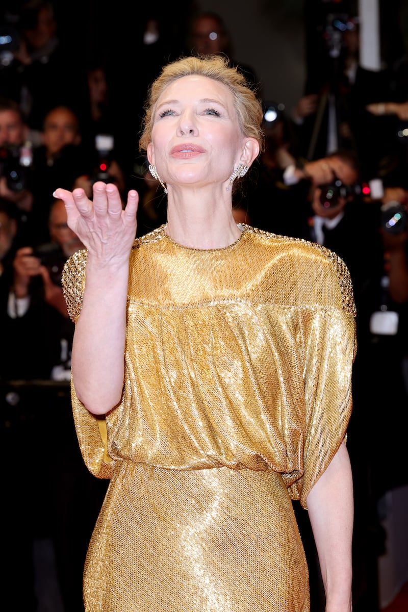 La actriz repite vestido: Cannes 2024 y Globos de Oro 2025