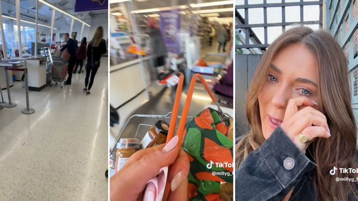 La joven se acercó a varios clientes y les ofreció la posibilidad de pagar sus compras, algunos se negaron a aceptarla