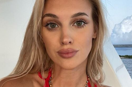 Modelo asegura recibir insultos en Internet por tener un “cuerpo perfecto”