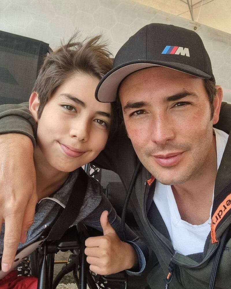 Sebastián Martínez junto a su hijo, Amador