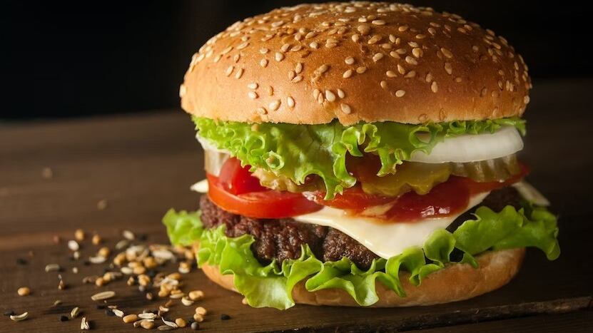 Está comiendo platillos de McDonalds