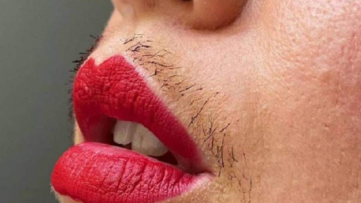 Tendencia bigote femenino