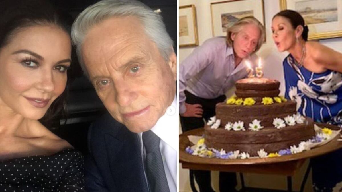 Catherine Zeta-Jones y Michael Douglas posan en estreno de película y los critican