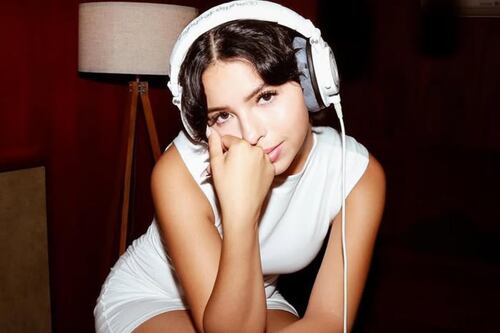 Viralizan video de Ángela Aguilar tratando mal a fan de la tercera edad