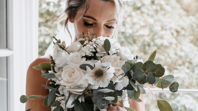 ¡Adiós ramo de novia! Esta es la nueva tendencia que lo sustituye y está causando furor en 2026