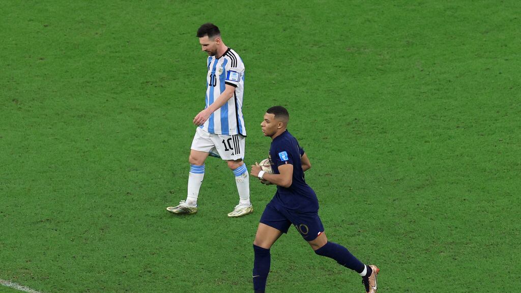 Messi le cantó el gol en la cara a Mbappé y el francés le devolvió el gesto