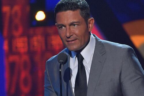 “Va a ser su abuelito”: Fernando Colunga se convierte en padre a los 57 años y lo critican