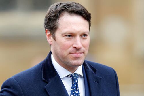 El fiel escudero del rey Carlos que se roba todas las miradas en sus fotos, hace revelador anuncio