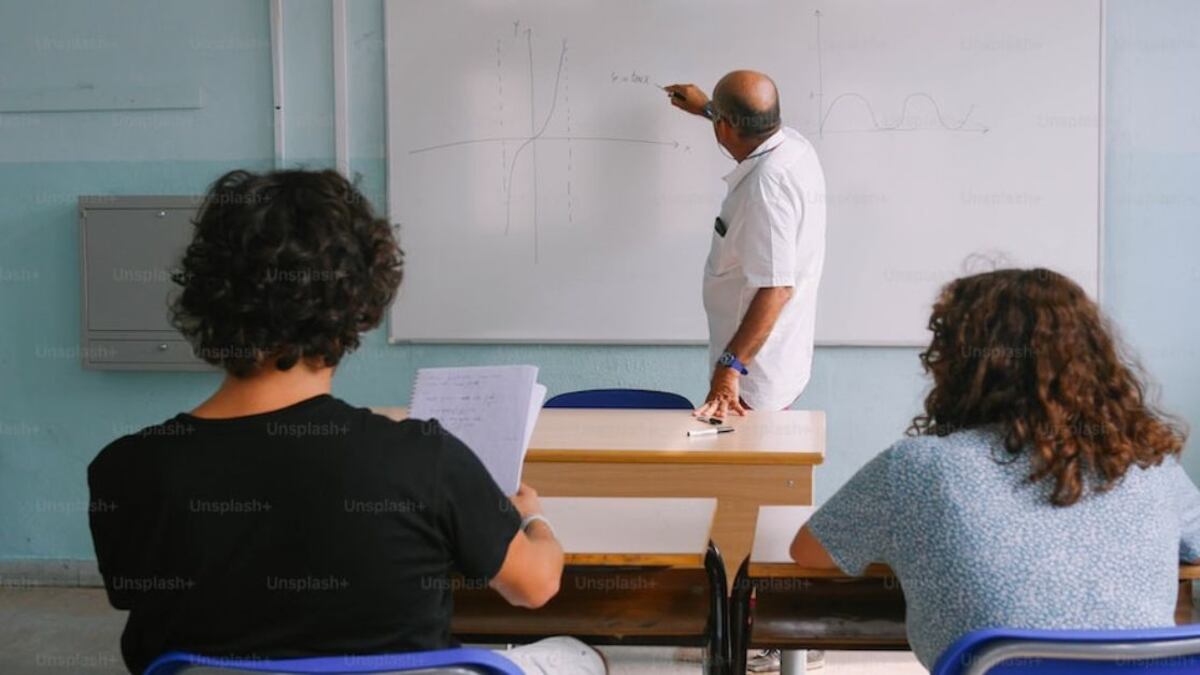 Jeffrey Keene, de 63 años, quedó sorprendido con la decisión de la escuela y fue a las televisoras locales a hablar de su caso