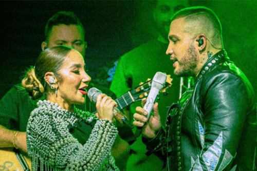 Aseguran que Jessi Uribe se maquilló más que Paola Jara para posar en foto de Año Nuevo