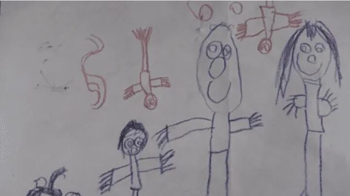 Niño hizo perturbador dibujo que terminó prediciendo cambios en la familia.