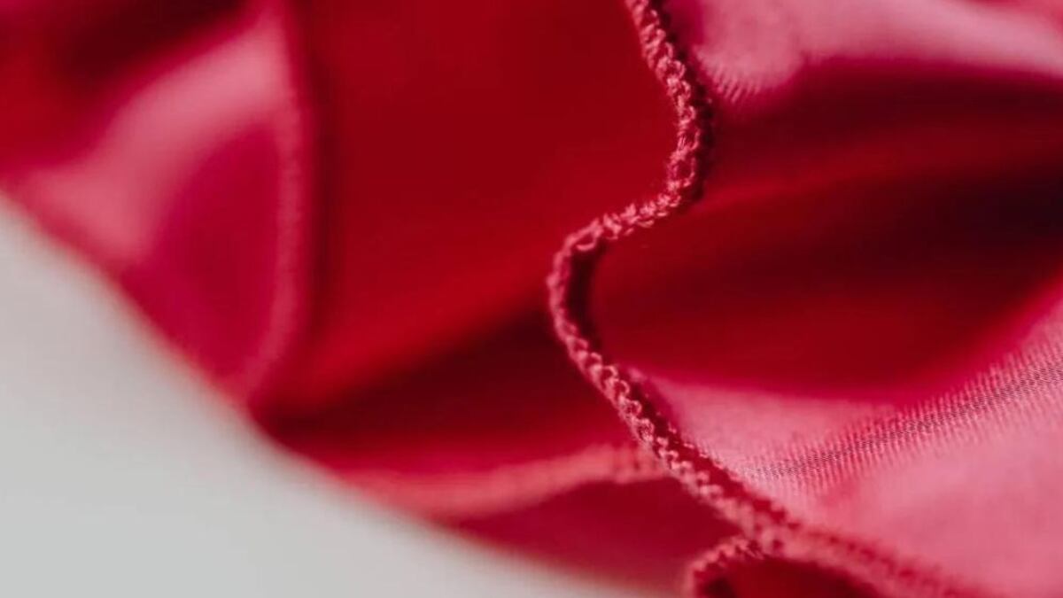 Feng Shui: el ritual con el trapo rojo para eliminar todas las malas energías de la casa