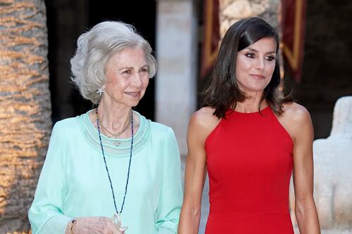 El humillante momento en el que el Rey Juan Carlos pasea a su amante frente a la reina Sofía