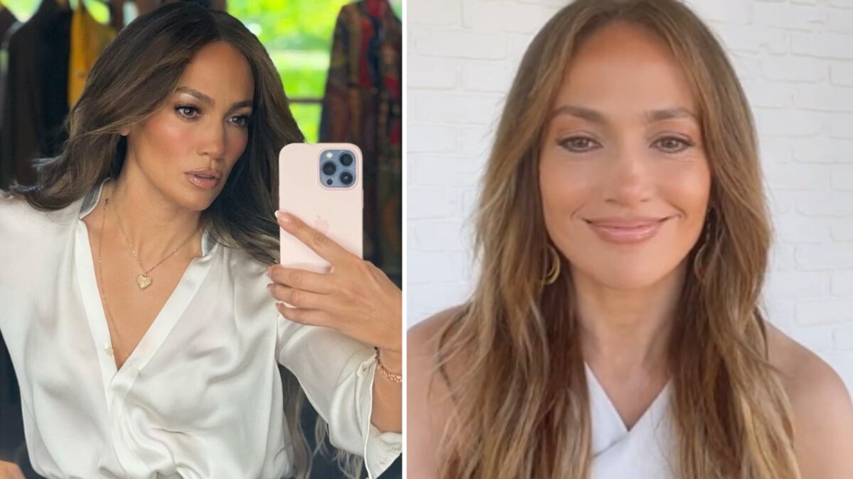 Jennifer Lopez selfie