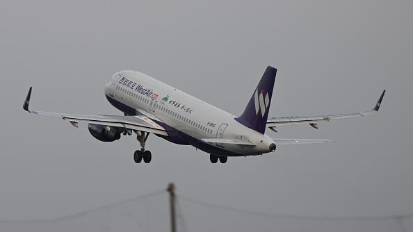 El niño gritó durante muchas hora en el avión