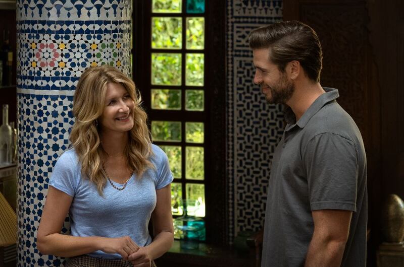 Laura Dern y Liam Hemsworth protagonizan con gran química 'Una aventura en Marruecos'