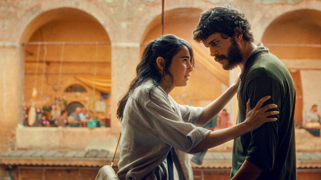 Es una película protagonizada por Funda Eryigit, Alperen Duymaz, Mehmet Günsür, Gökçe Eyüboglu y Ulas Tuzak