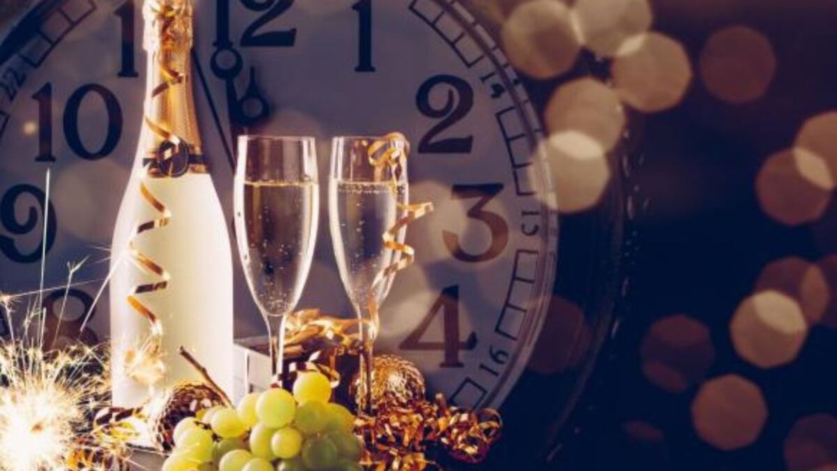 Mhoni Vidente revela los 5 rituales más efectivos de Año Nuevo para atraer el amor y el dinero en 2025