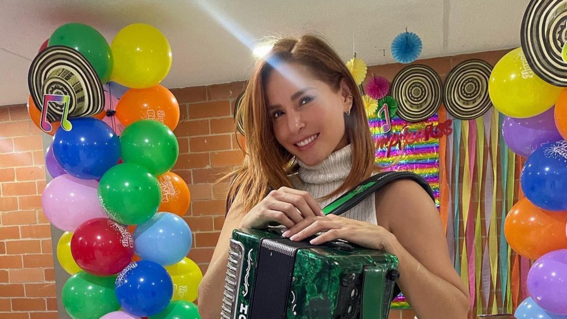 Carmen Villalobos comparte su corazón no solo con su novio Frederik Oldenburg