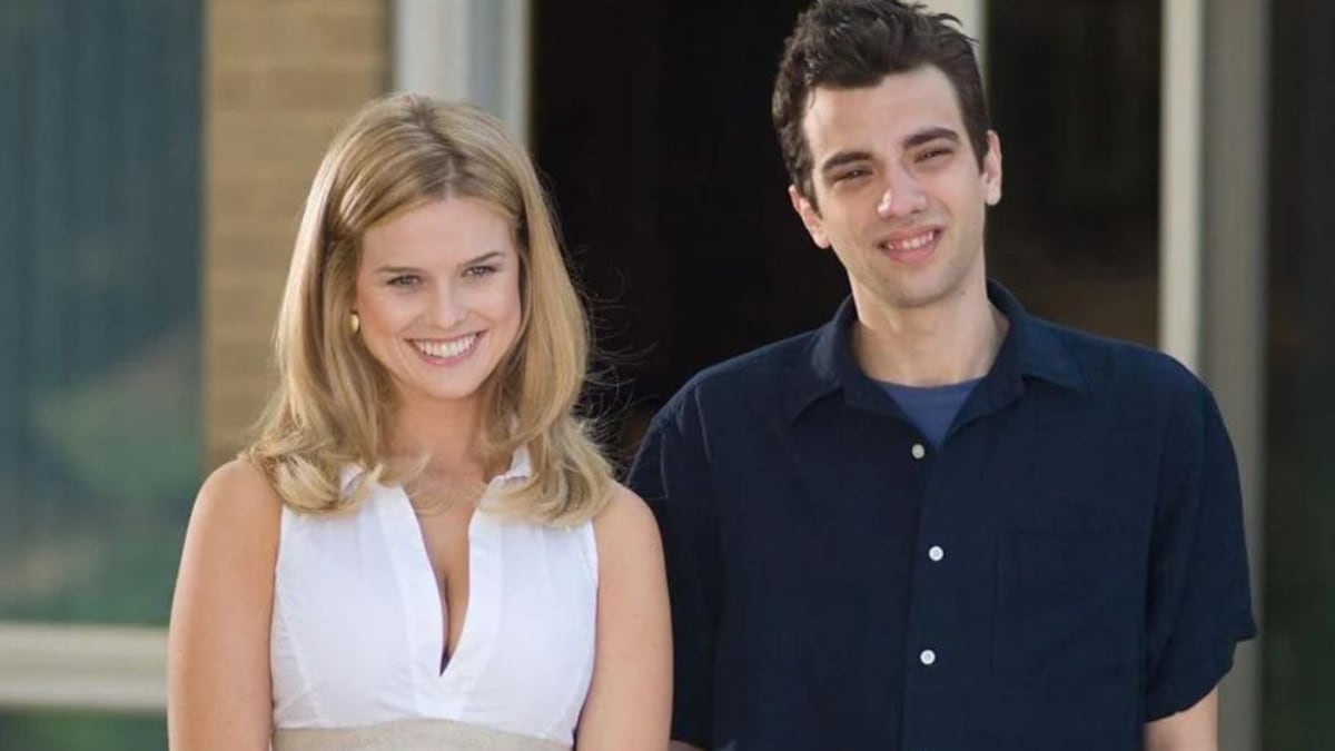 La desconocida comedia romántica que dura menos de 2 horas y es furor en Netflix: la amarás