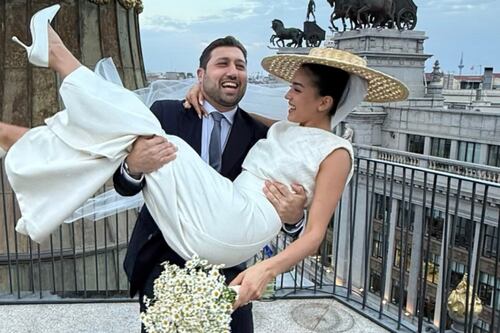 El gesto de Ale Capetillo a su esposo por el que la señalaron de “ignorarlo”