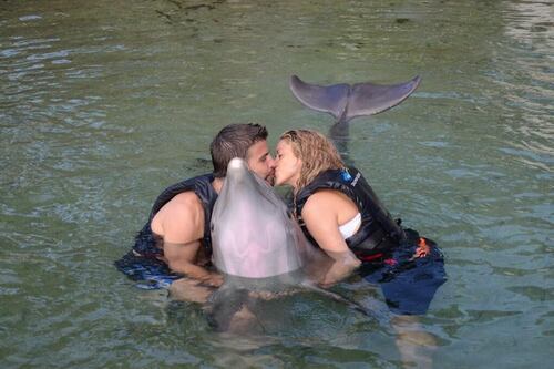 El día que Piqué besó el piso por Shakira (FOTO)