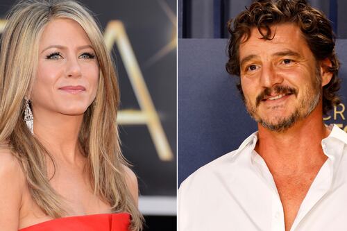 No fue Obama: Jennifer Aniston y Pedro Pascal desatan rumores de romance, pero causan confusión por este motivo