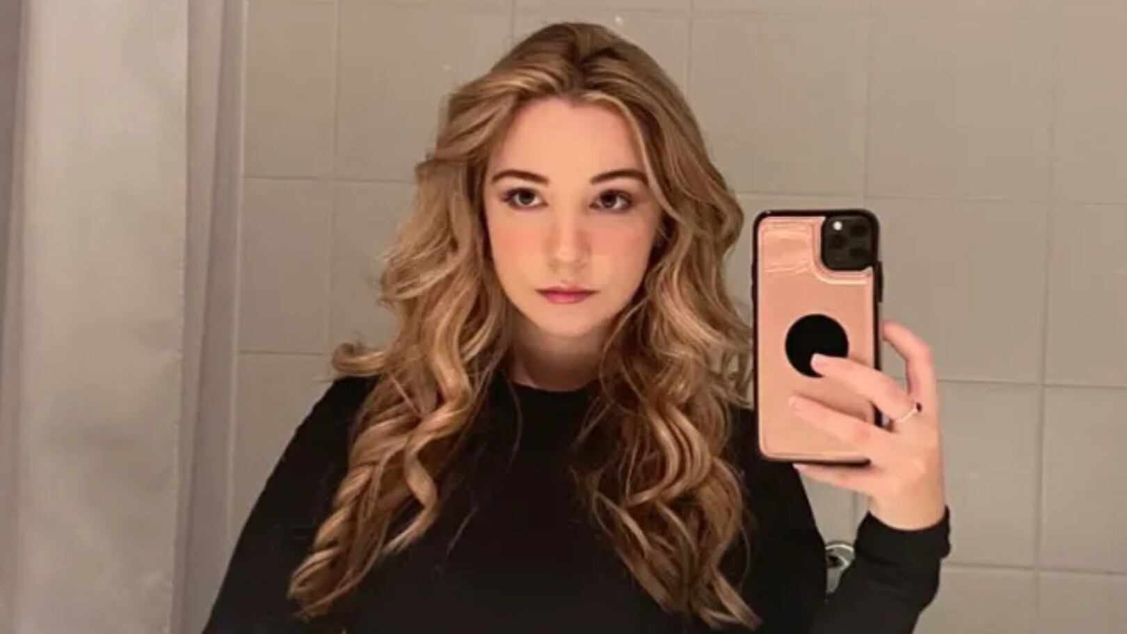 Alissa Quinn, modelo de OnlyFans y trabajadora sexual, se da una vida de lujos, gracias a la “dominación financiera”.