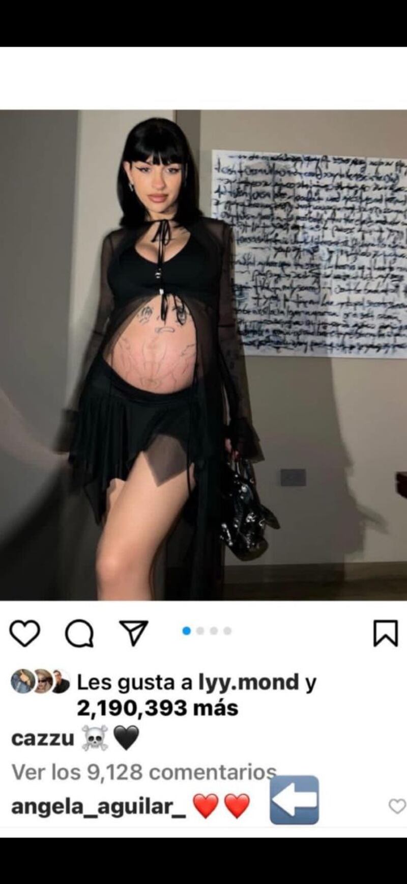 Ángela Aguilar le dejaba comentarios a Cazzu