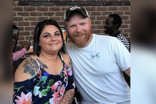 Macabro: Madre de cuatro hijos es llevada por el huracán Helene frente a su familia