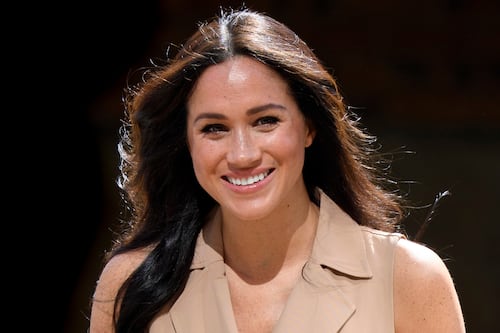 Acusan a Meghan Markle de copiar a Pamela Anderson por similitudes en programas de estilo de vida