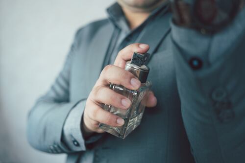 ¡Huelen mucho y son duraderos! Lo más nuevo en perfumes de Victoria’s Secret para hombres