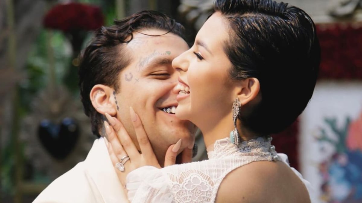 Ángela Aguilar viajó hasta Chile para acompañar a Christian Nodal en uno de sus conciertos.