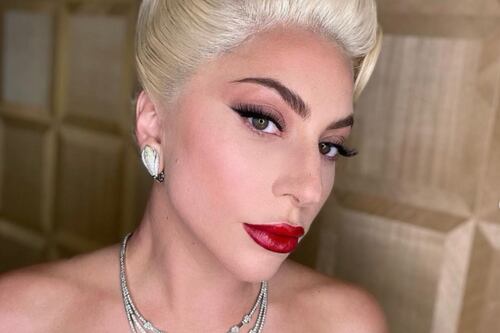 Lady Gaga cautiva con su belleza al dejarse ver al natural