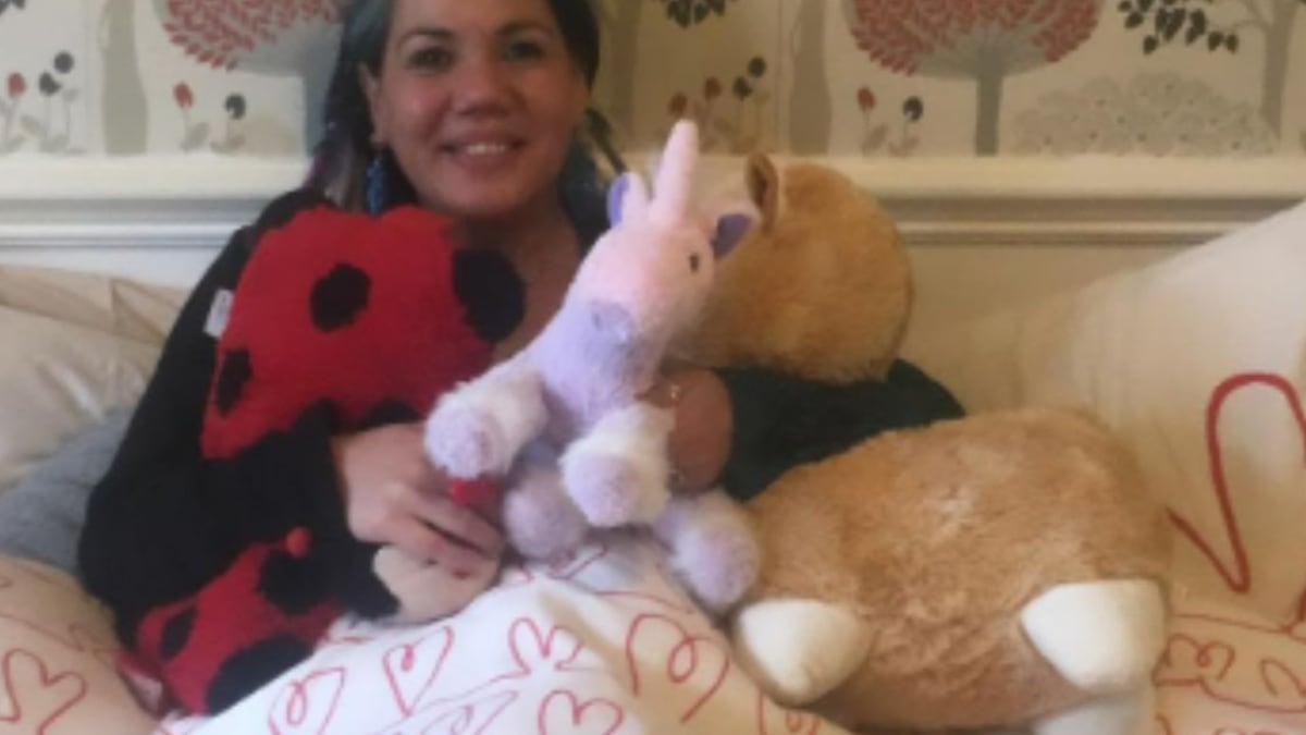 Pascale Sellick contrajo matrimonio con su cubrecama en frente de 120 invitados