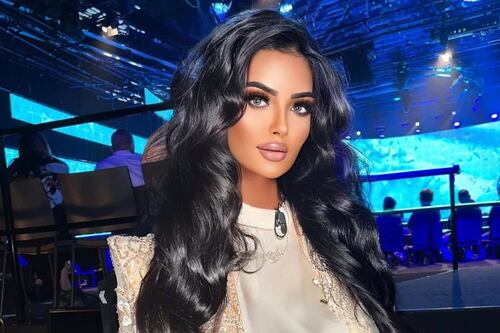 Quién es Jennifer Pamplona, la brasileña que gastó más de un millón de dólares para ser igual a Kim Kardashian