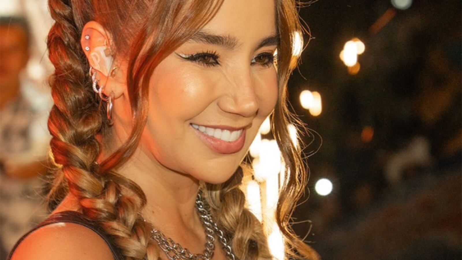 Paola Jara decepcionó a sus fans con su verdadero tamaño.