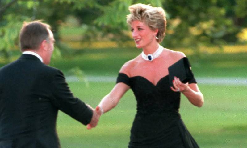 The Crown: revelan fotos de la nueva princesa Diana con el “vestido de la  venganza” y el parecido es increíble – Sagrosso